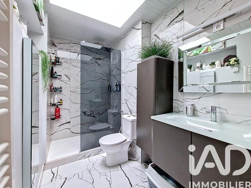 Maison - 121 m² - 6 pièces