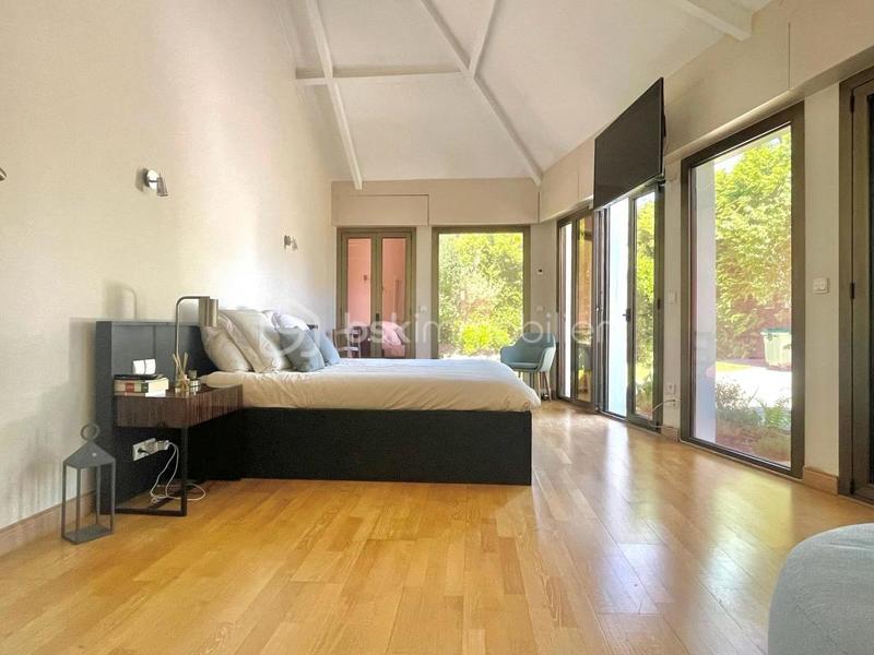 Demeure - 324 m² - 8 pièces