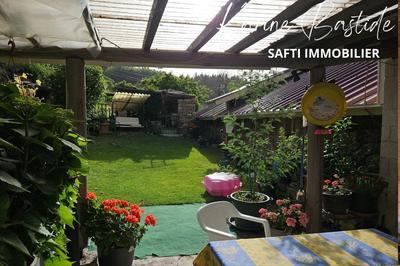 Maison - 245 m² - 10 pièces