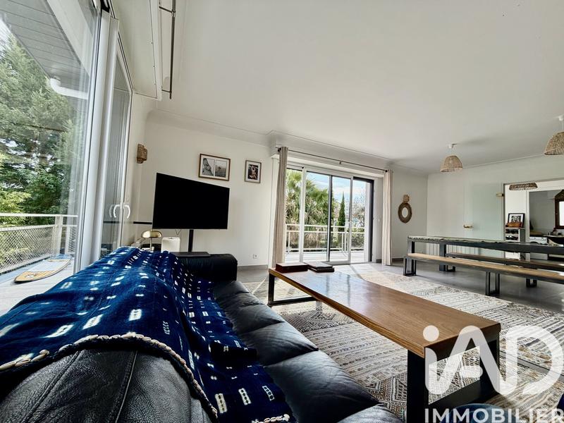 Maison - 210 m² - 9 pièces
