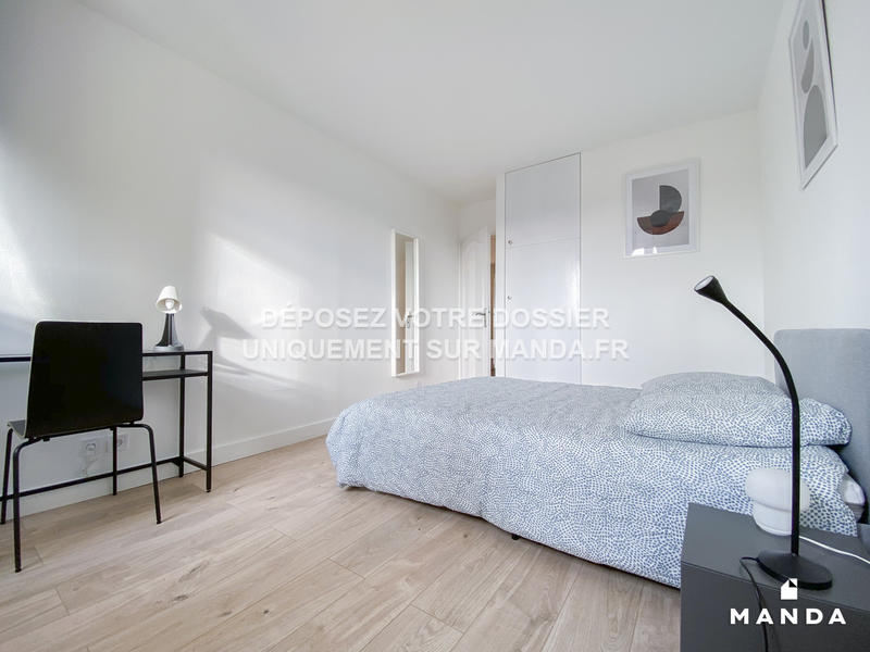 Chambre - 11 m² - 5 pièces
