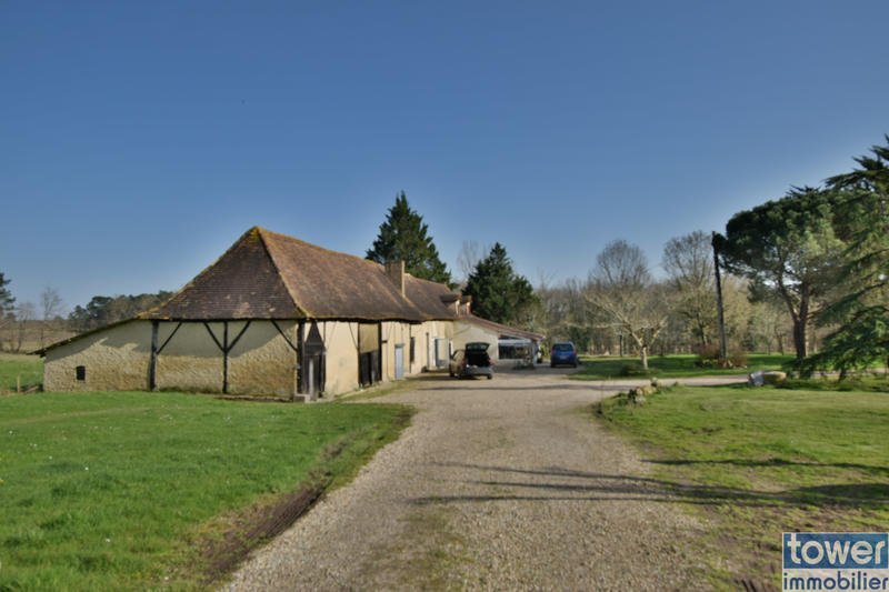 Propriété - 385 m² - 13 pièces