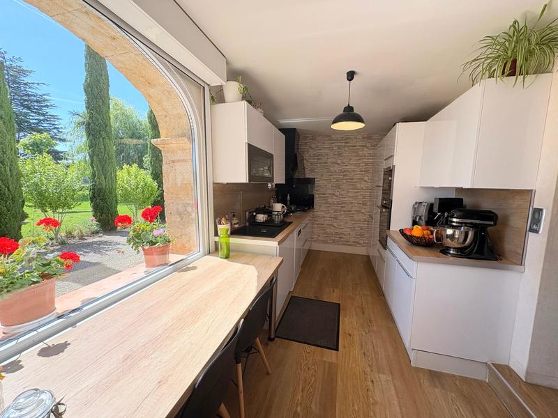 Maison de maîtres - 260 m² - 8 pièces