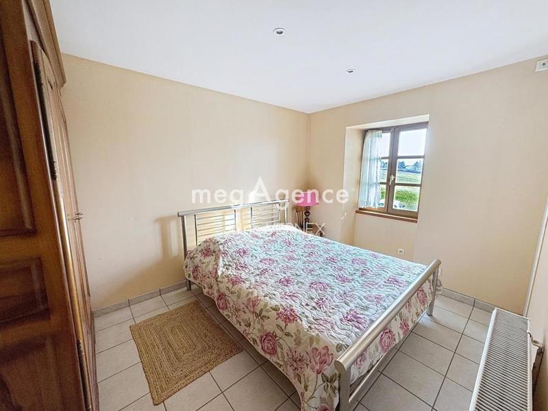 Maison traditionnelle - 243 m² - 6 pièces