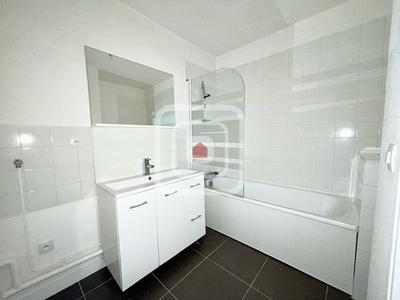 Appartement - 79 m² - 4 pièces