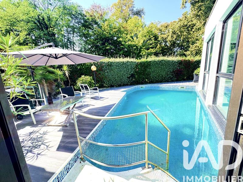 Maison de maîtres - 220 m² - 6 pièces