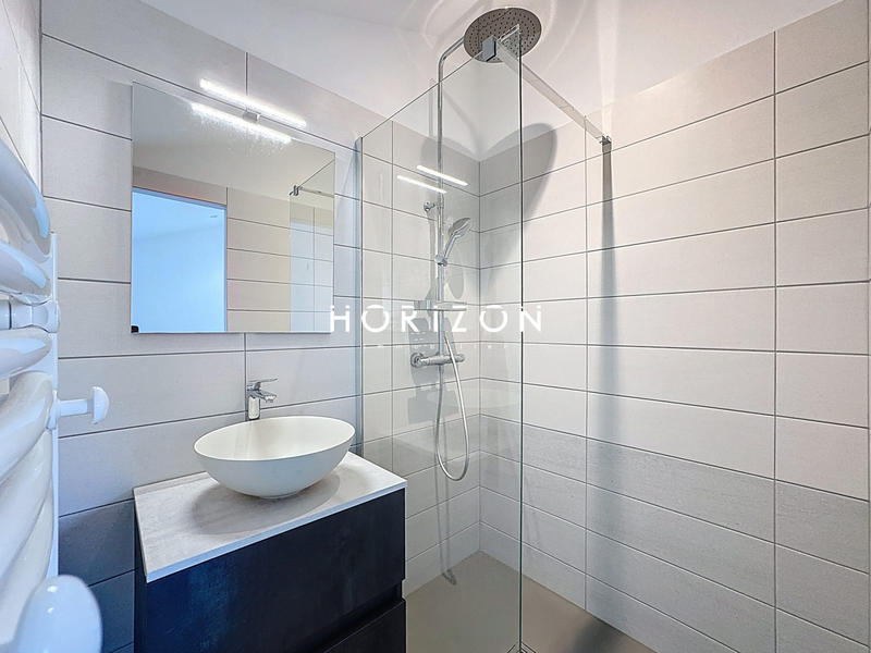 Maison contemporaine - 216 m² - 8 pièces