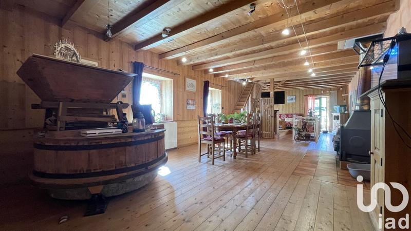 Maison - 547 m² - 8 pièces