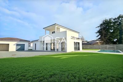 Maison - 160 m² - 5 pièces