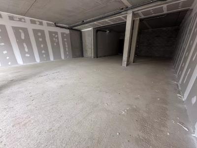 Local commercial - 142 m² - 1 pièce