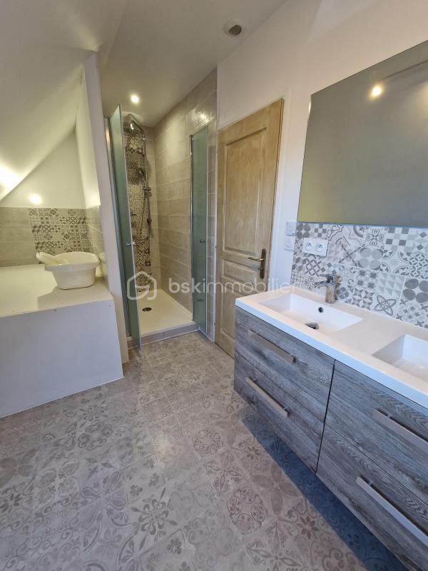 Maison - 190 m² - 8 pièces