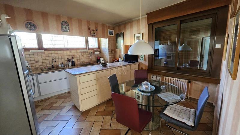 Maison - 255 m² - 8 pièces