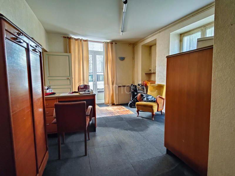 Maison - 202 m² - 7 pièces