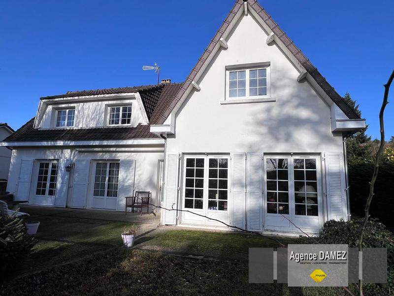 Maison - 200 m² - 8 pièces