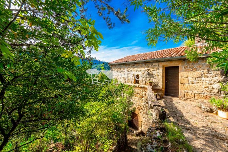 Maison en pierre - 64 m² - 4 pièces