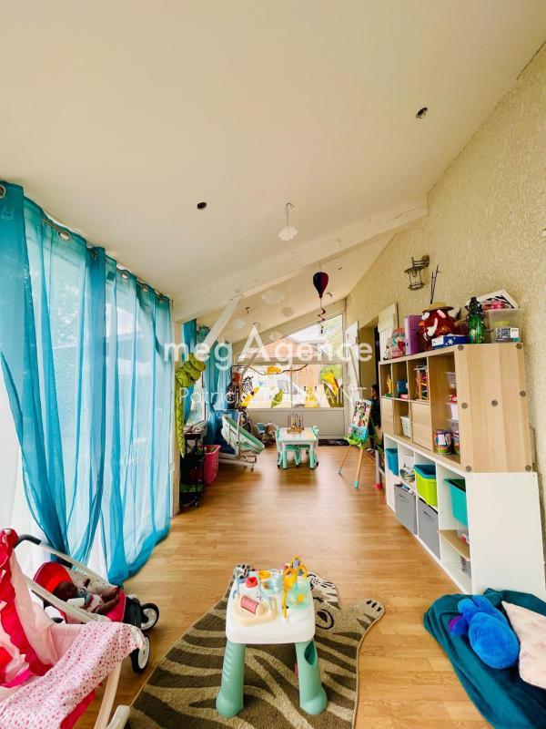 Maison traditionnelle - 122 m² - 4 pièces