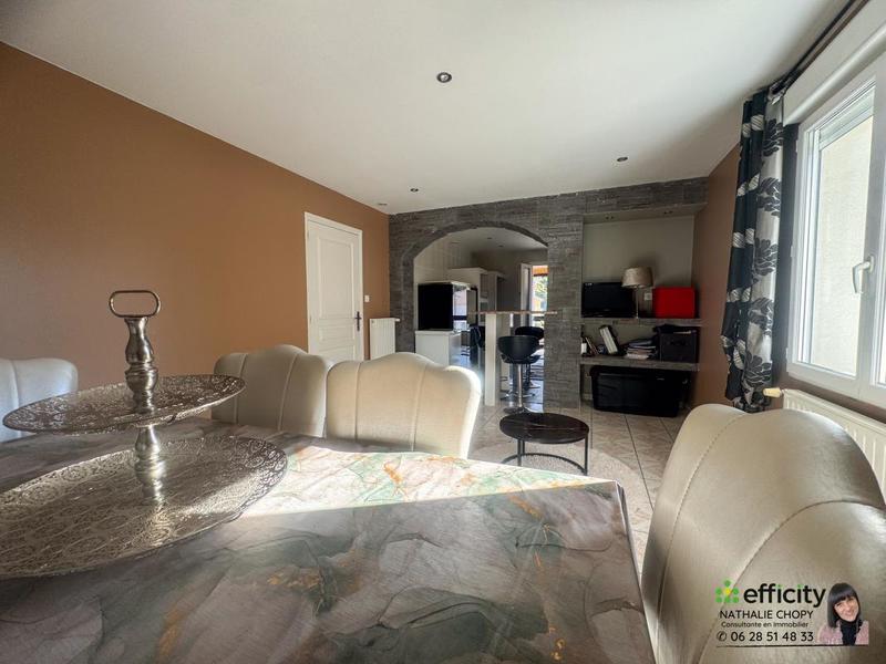 Maison - 250 m² - 12 pièces