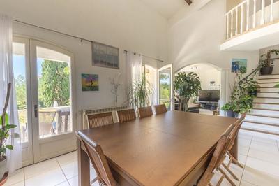 Villa - 220 m² - 8 pièces