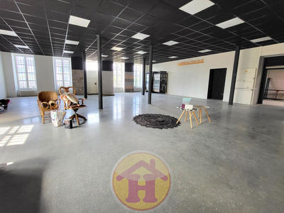 Local commercial - 297 m² - 3 pièces