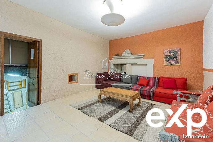 Maison - 238 m² - 9 pièces