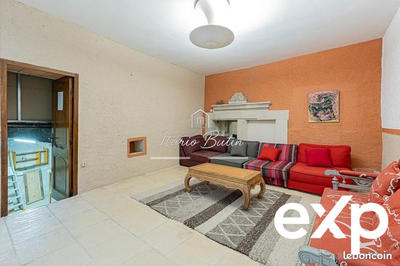 Maison - 238 m² - 9 pièces