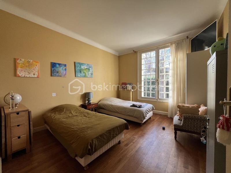 Demeure - 205 m² - 6 pièces