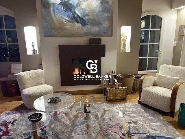 Maison - 200 m² - 6 pièces