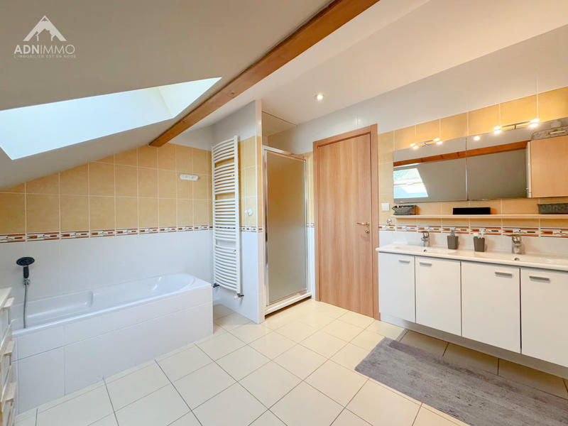 Maison - 142 m² - 5 pièces