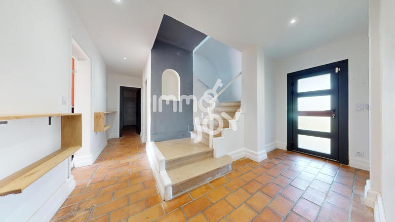 Propriété - 220 m² - 7 pièces