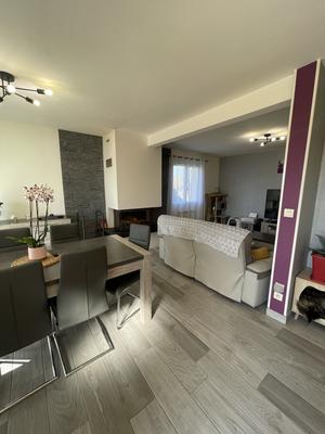 Maison traditionnelle - 147 m² - 7 pièces