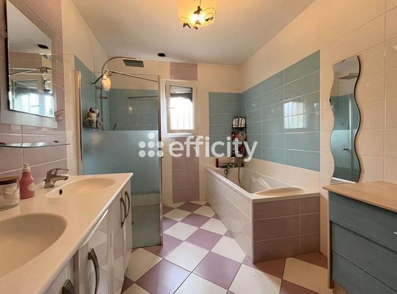 Maison - 166 m² - 7 pièces