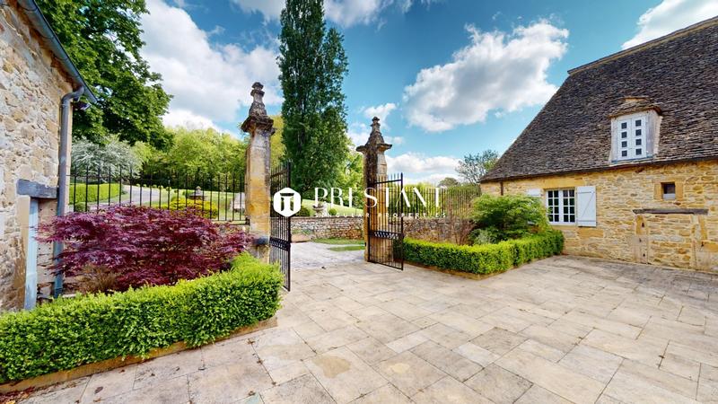 Demeure - 716 m² - 7 pièces