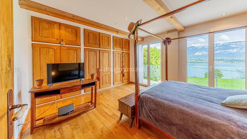 Maison - 207 m² - 10 pièces