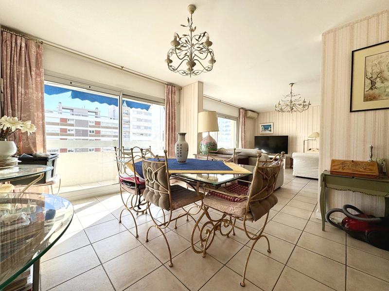 Appartement - 99 m² - 5 pièces