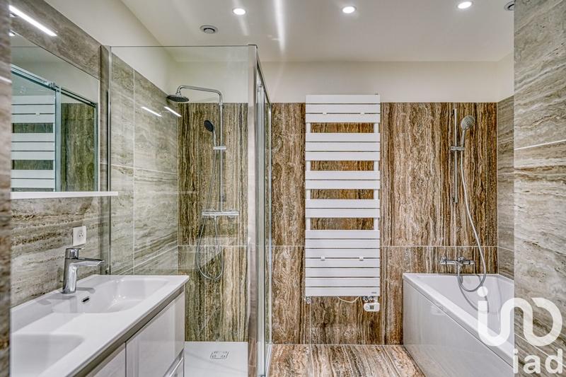 Maison - 245 m² - 12 pièces