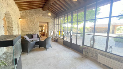 Maison - 304 m² - 8 pièces