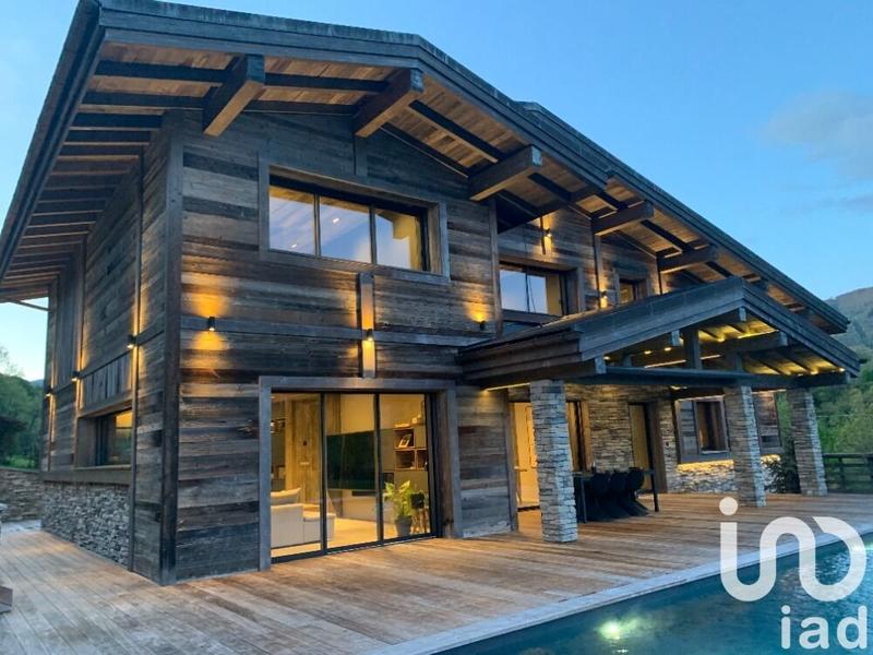 Châlet - 219 m² - 7 pièces