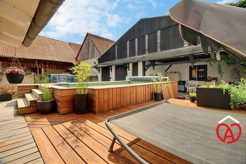 Maison - 229 m² - 7 pièces