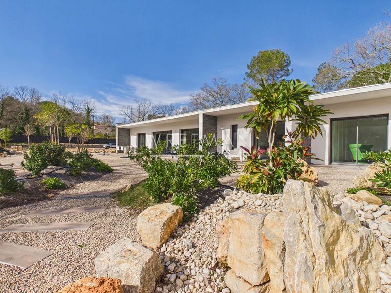 Villa - 203 m² - 5 pièces