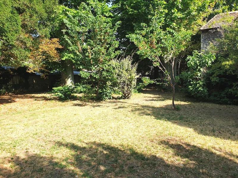 Maison - 1 580 m² - 10 pièces