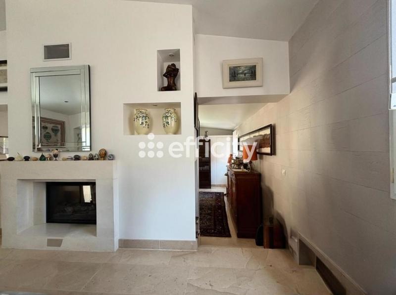 Maison - 220 m² - 6 pièces