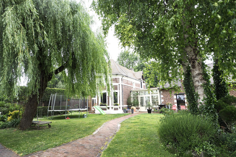 Maison - 310 m² - 8 pièces