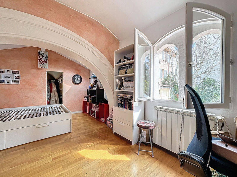 Maison - 208 m² - 6 pièces