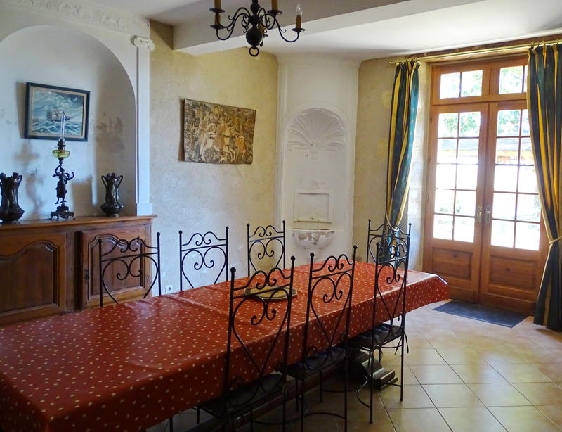 Maison - 530 m² - 13 pièces