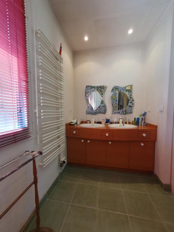 Maison - 227 m² - 8 pièces