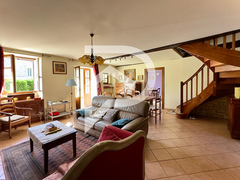 Maison - 152 m² - 8 pièces