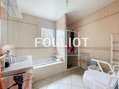 Maison - 137 m² - 6 pièces