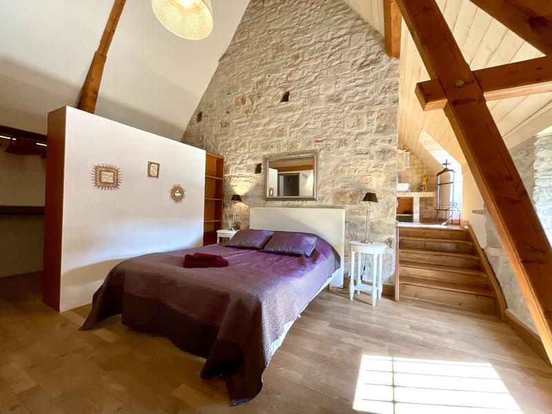 Maison - 230 m² - 9 pièces