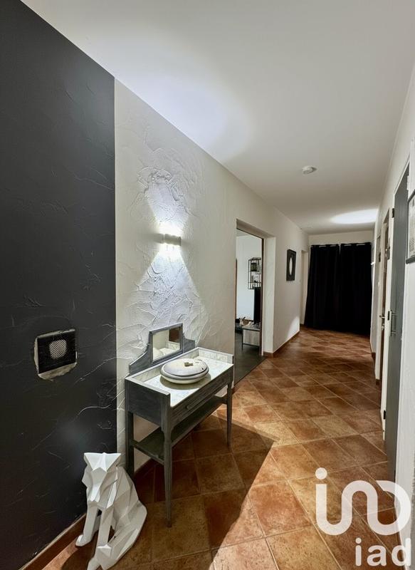 Maison - 200 m² - 8 pièces