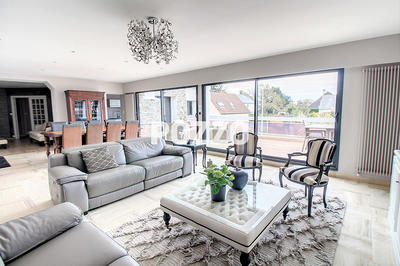 Maison - 286 m² - 7 pièces